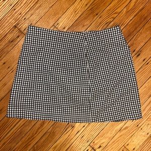 INDIE SLEEZE URBAN OUTFITTERS MINI SKIRT CHECKERED SIZE SMALL BLACK AND WHITE